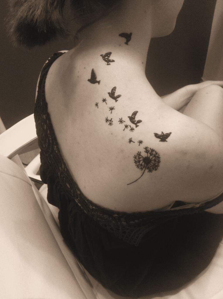 tatoo pissenlit oiseau